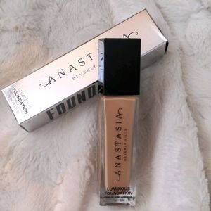 Anastasia Luminous Foundation 320N